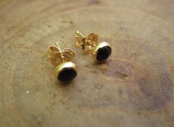 Onyx 14kt Yellow Gold Studs Post Earrings by Maribelle Campa 4mm