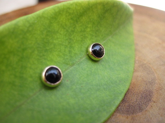 Onyx 14kt Yellow Gold Studs Post Earrings by Maribelle Campa 4mm